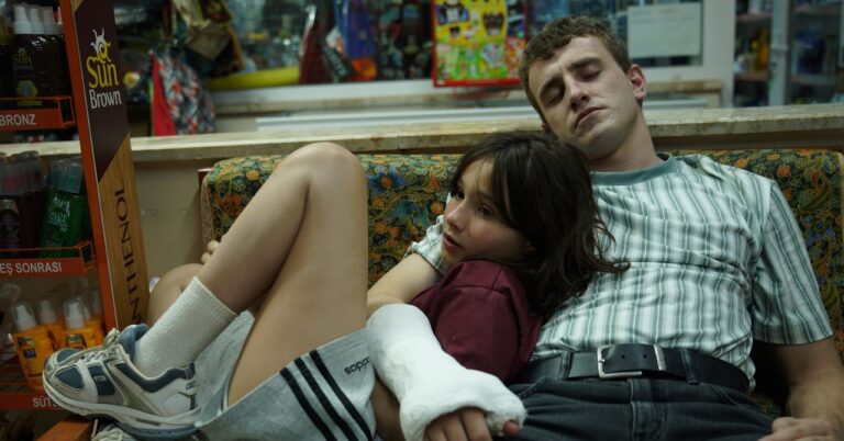 MAX-Movie-Guide-Culture-AFTERSUN_01.jpg