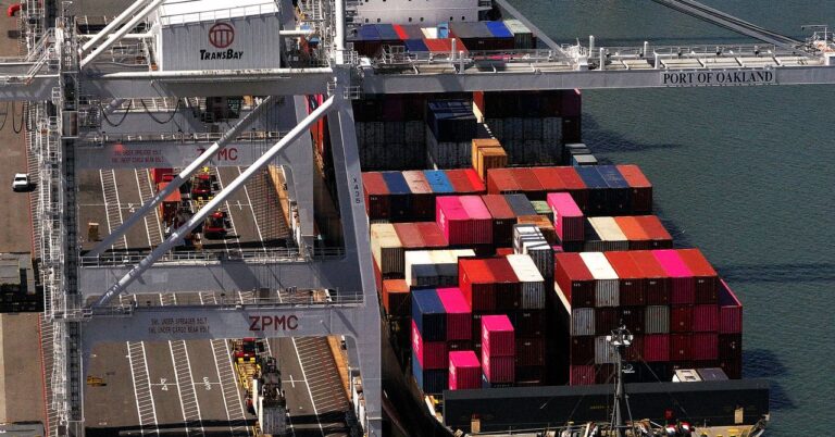 Tariff-Refund-Business-2212455362.jpg