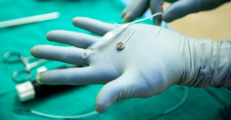 Paradromics-Science-MM_Neurosurgery-First-in-Human-BCI-Recording-5.jpg